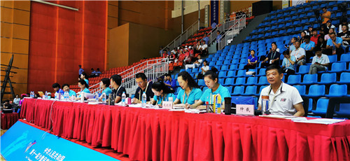 永利体育学院院长咸云龙担任表演项目裁判员